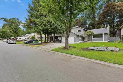 Front Yard Photo of 9763 155 Street, Surrey, BC