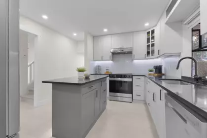 Kitchen Island Photo of 9763 155 Street, Surrey, BC