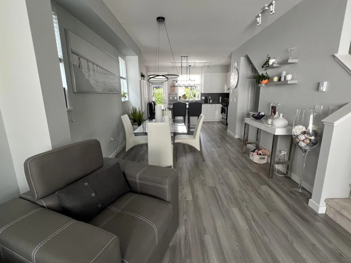 Dining Area Photo of 67 30989 Westridge Place, Abbotsford, BC