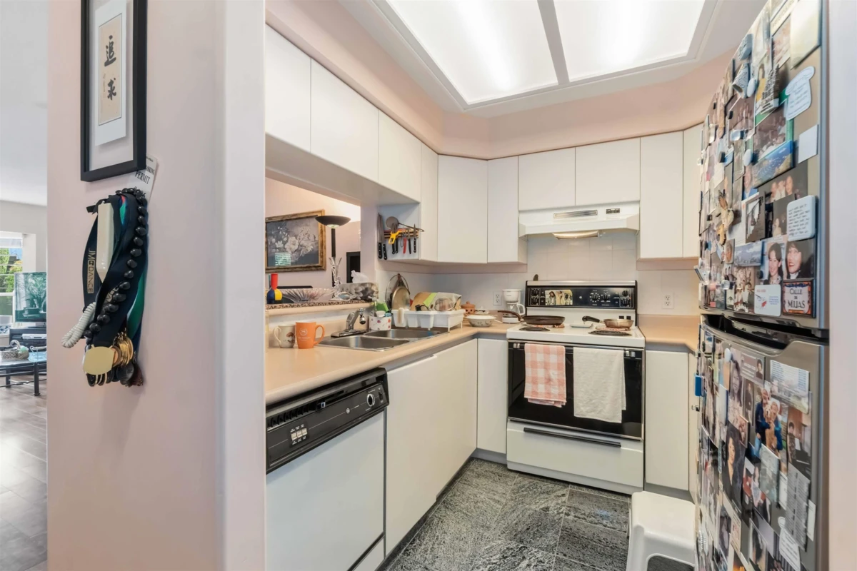 Dining Area Photo of 106 5568 Barker Avenue, Burnaby, BC
