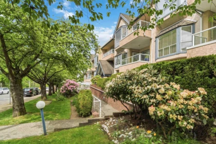 Swimming Pool Photo of 106 5568 Barker Avenue, Burnaby, BC