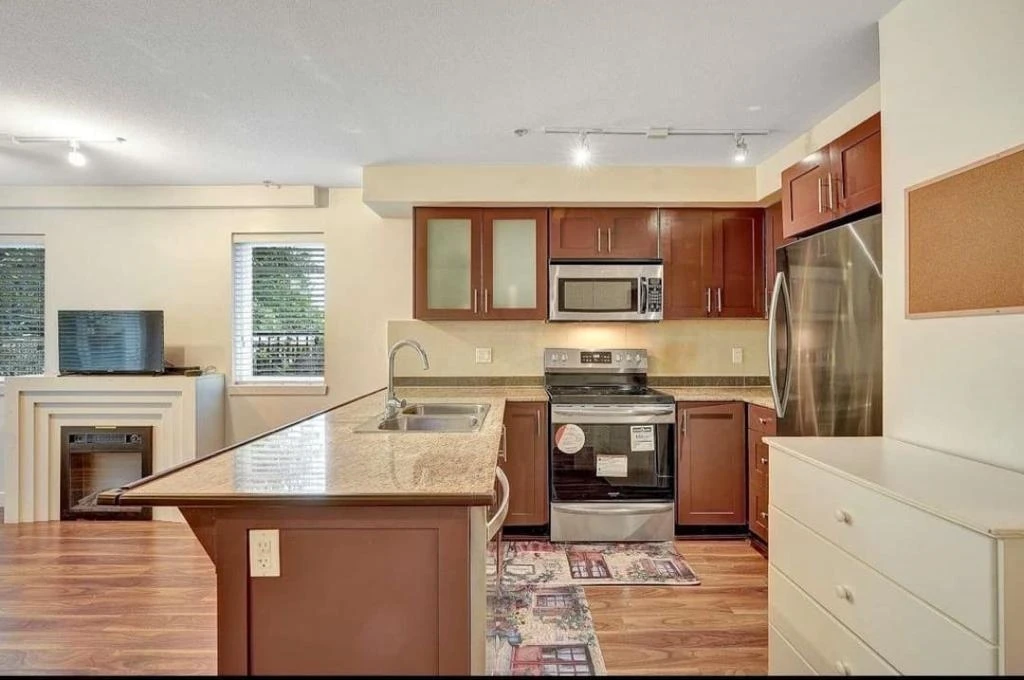 Family Room Photo of 125 13958 108 Avenue, Surrey, BC
