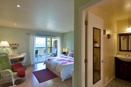 Entry Foyer Photo of 5870 Skookumchuk Road, Sechelt, BC