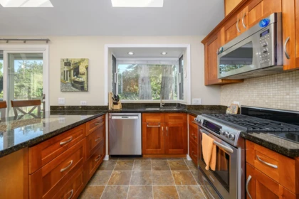 Breakfast Nook Photo of 957 56a Street, Delta, BC