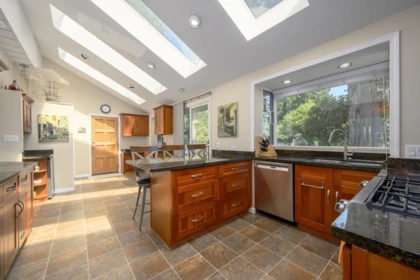 Kitchen Island Photo of 957 56a Street, Delta, BC