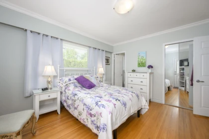 Powder Room Photo of 957 56a Street, Delta, BC