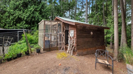Community Amenities Photo (Clubhouse) of 604 Waugh Road, Mayne Island, BC