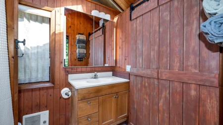 Entry Foyer Photo of 604 Waugh Road, Mayne Island, BC