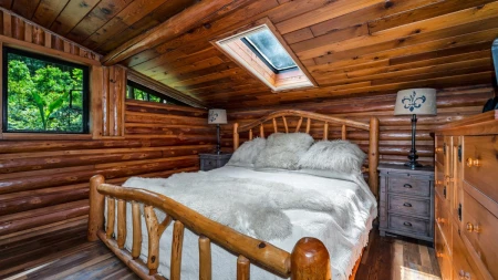 Loft / Bonus Room Photo of 604 Waugh Road, Mayne Island, BC