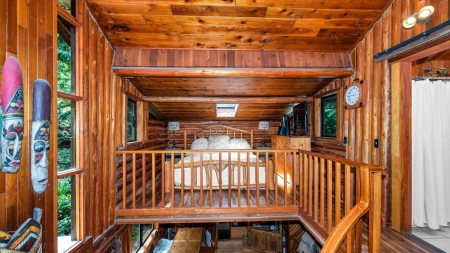 Office / Den Photo of 604 Waugh Road, Mayne Island, BC