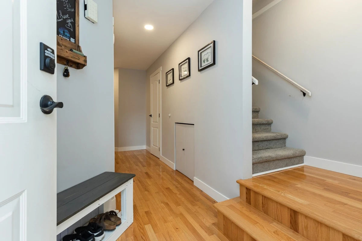 Living Room Photo of 4 45640 Storey Avenue, Chilliwack, BC
