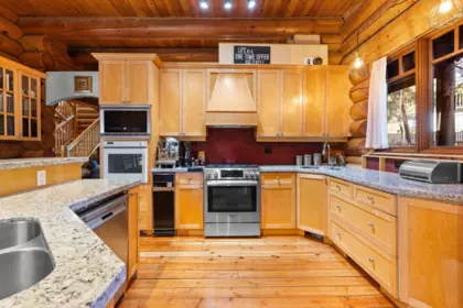 Kitchen Island Photo of 3025 Anmore Creek Way, Anmore, BC