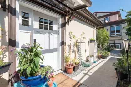 Front Yard Photo of 2507 W King Edward Avenue, Vancouver, BC
