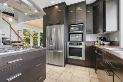 Kitchen Photo of 1 43462 Alameda Drive, Chilliwack, BC