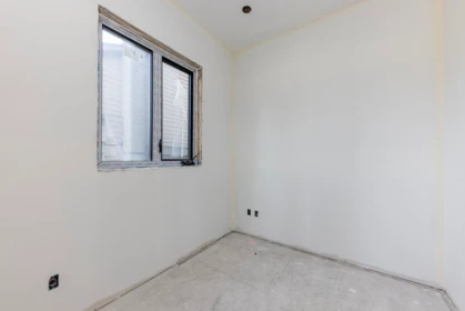 Primary Bedroom Photo of 258 E 21st Street, North Vancouver, BC