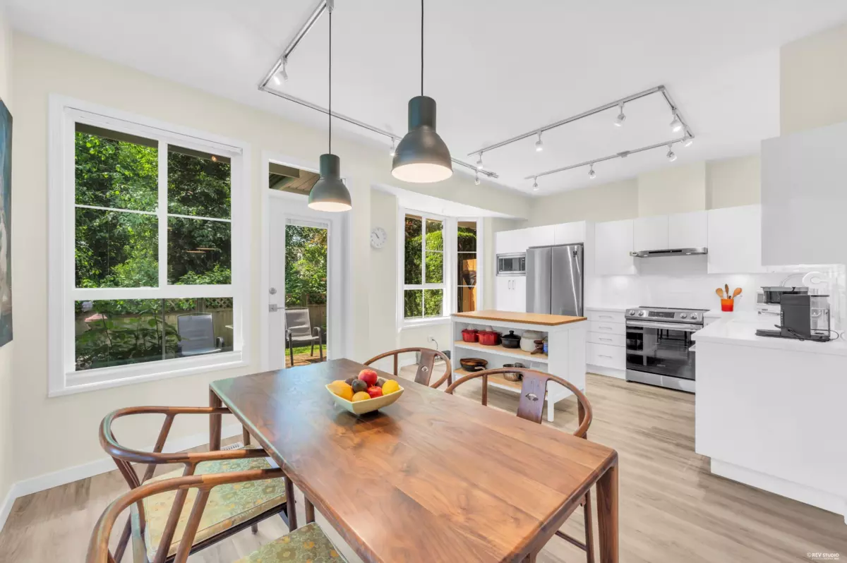 Dining Area Photo of 18 6950 120 Street, Surrey, BC