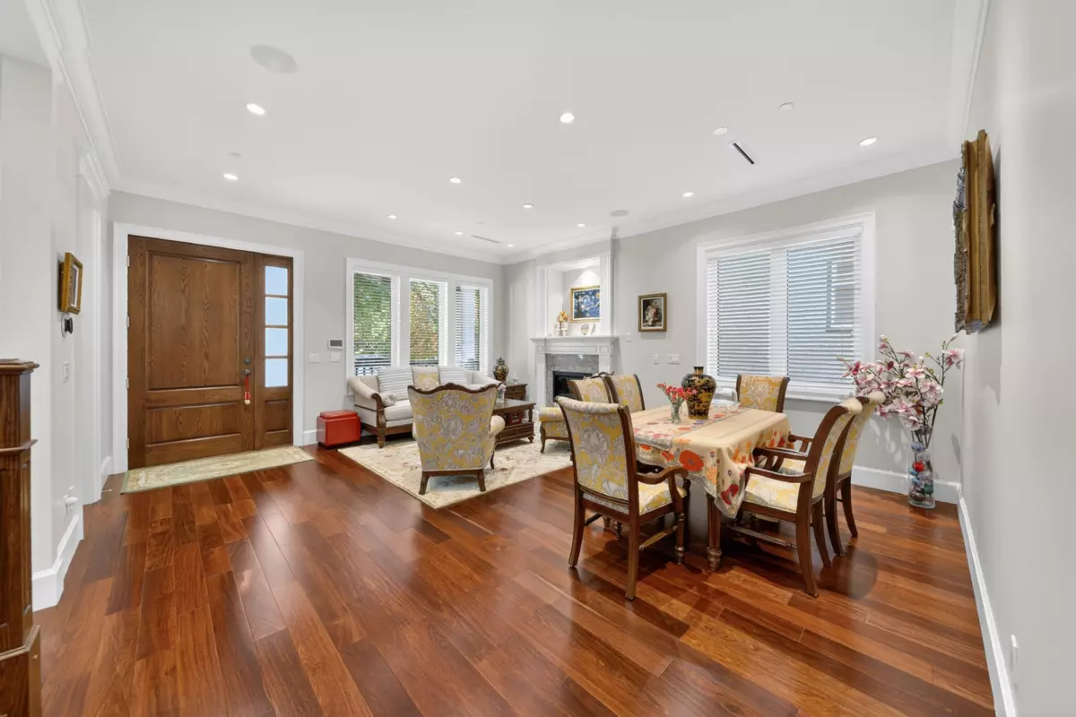 Dining Area Photo of 3285 W 12th Avenue, Vancouver, BC