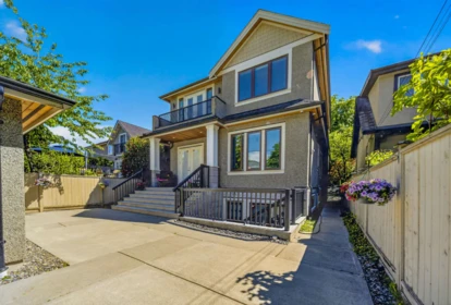 Hot Tub / Spa Photo of 3285 W 12th Avenue, Vancouver, BC