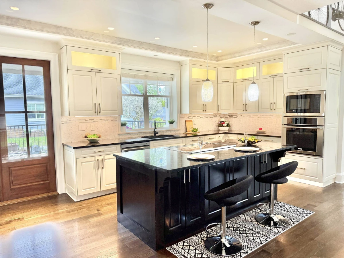 Family Room Photo of 19123 60b Avenue, Surrey, BC