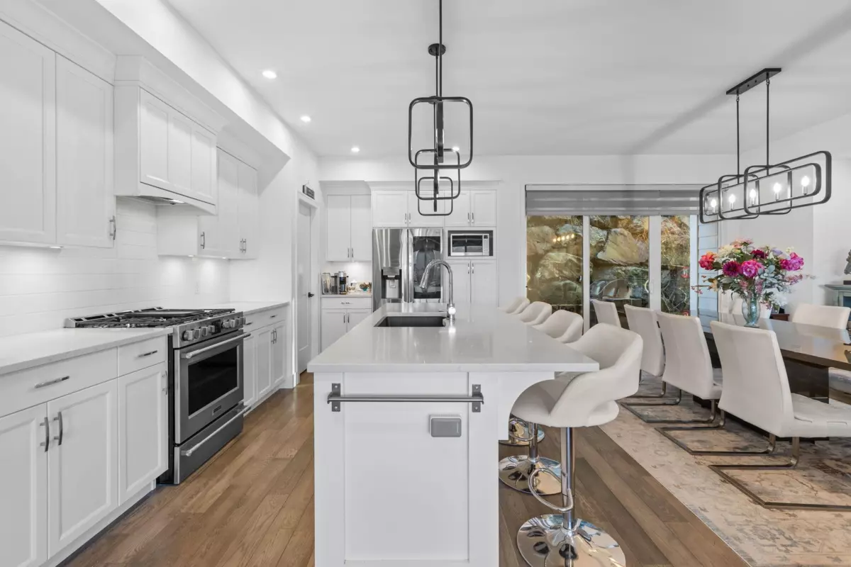Dining Area Photo of 71 50778 Ledgestone Place, Chilliwack, BC