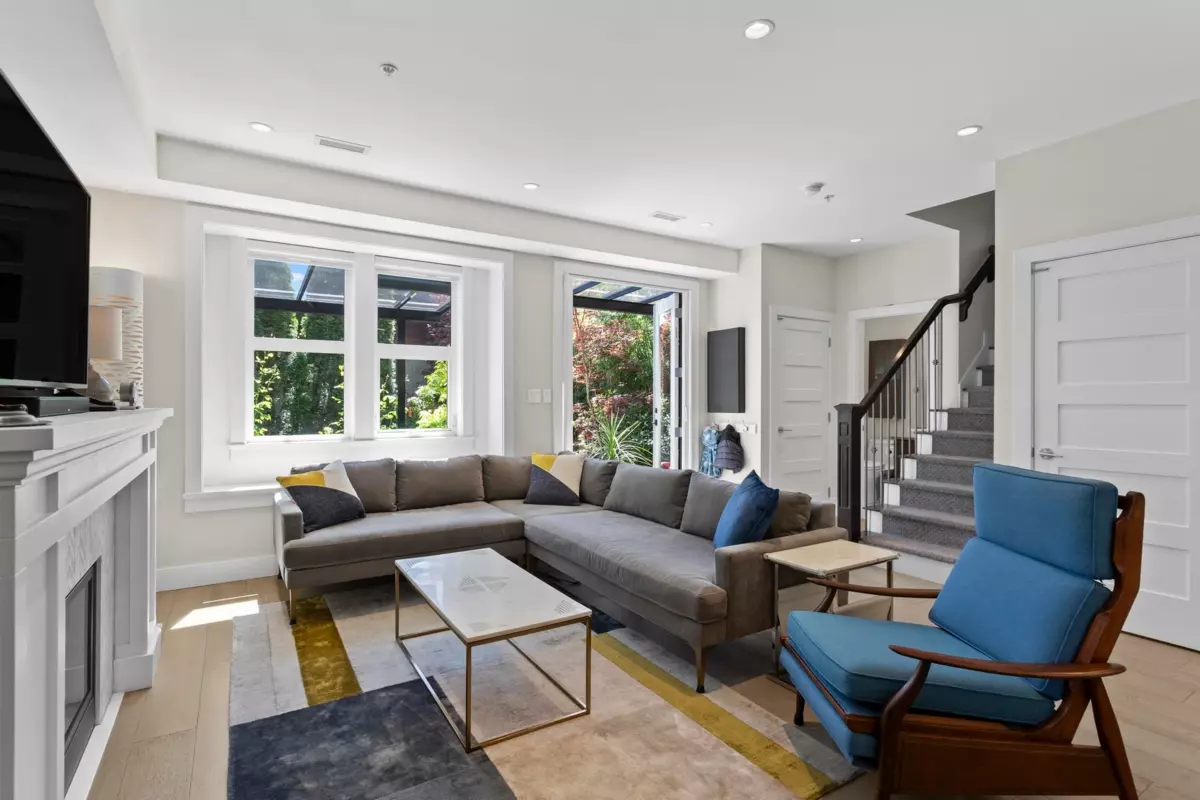 Family Room Photo of 1020 E 13th Avenue, Vancouver, BC