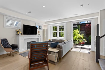 1020 E 13th Avenue, Vancouver, BC, Vancouver — Half Duplex for sale
