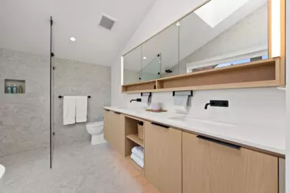 Hot Tub / Spa Photo of 529 E 17th Avenue, Vancouver, BC