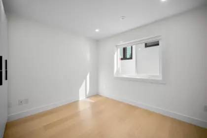 Walk-In Closet Photo of 2 3576 E Pender Street, Vancouver, BC