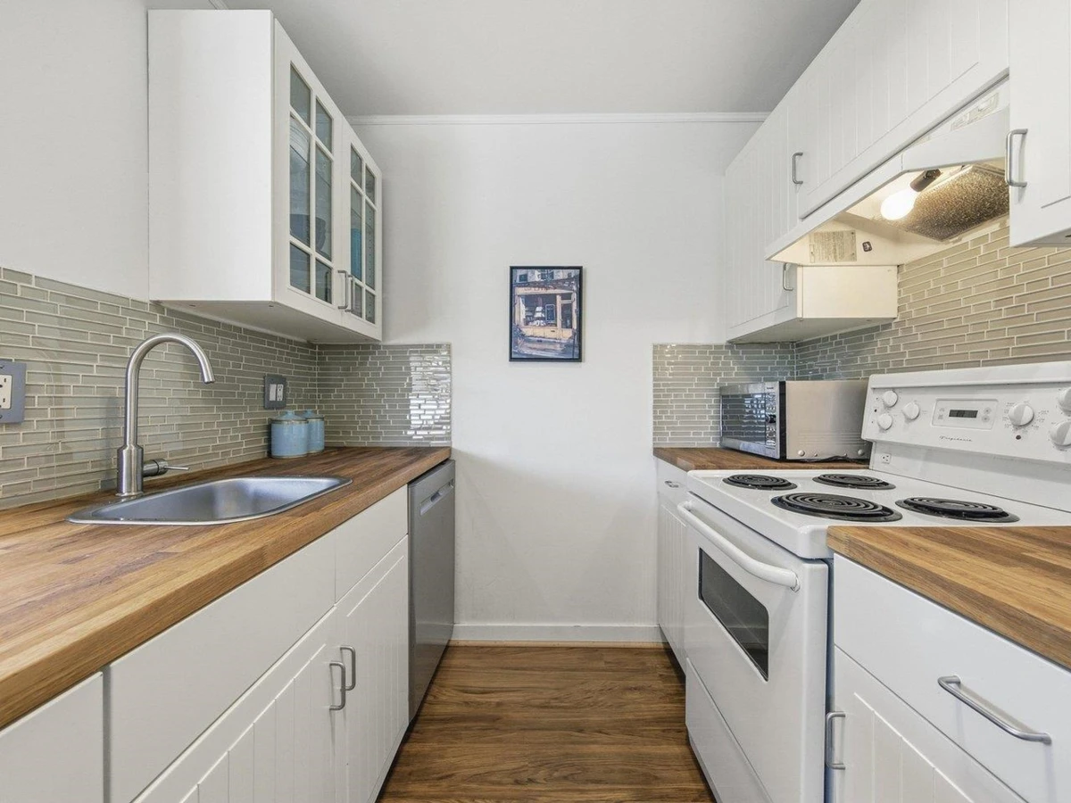 Family Room Photo of 403 570 E 8th Avenue, Vancouver, BC