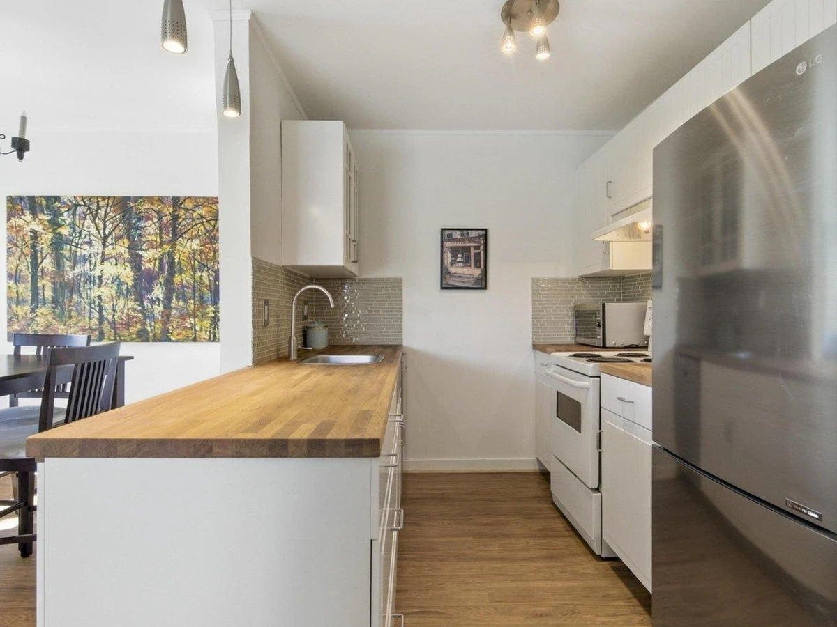 Living Room Photo of 403 570 E 8th Avenue, Vancouver, BC
