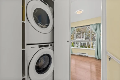 Guest Bathroom Photo of 7393 Magnolia Terrace, Burnaby, BC