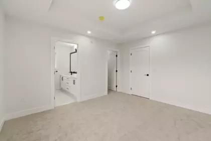 Entry Foyer Photo of 32520 HIGGINBOTTOM COURT, Mission BC V2V 2T7