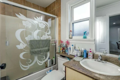 Entry Foyer Photo of 7171 151 Street, Surrey, BC