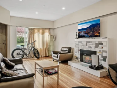Breakfast Nook Photo of 620 Slocan Street, Vancouver, BC