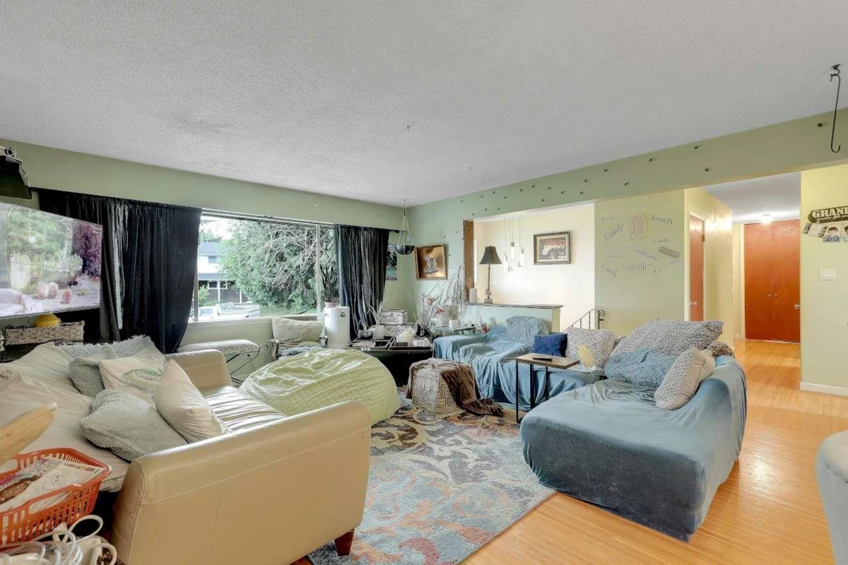 Family Room Photo of 15064 Peacock Place, Surrey, BC