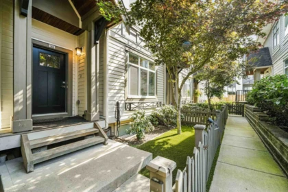 32 6588 195a Street, Surrey, BC, Surrey — Townhouse for sale