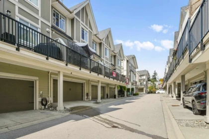 32 6588 195a Street, Surrey, BC, Surrey — Townhouse for sale