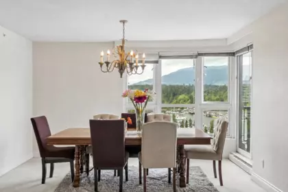 Kitchen Island Photo of 1703 560 Cardero Street, Vancouver, BC
