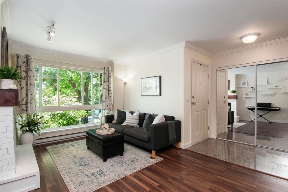 Living Room Photo of 1 270 E Keith Road, North Vancouver, BC