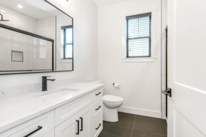 Powder Room Photo of 10080 Mountainview Road, Mission, BC