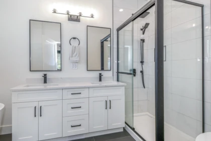 Primary Bathroom Photo of 10080 Mountainview Road, Mission, BC
