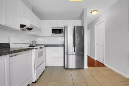 Kitchen Island Photo of 117 6588 Southoaks Crescent, Burnaby, BC