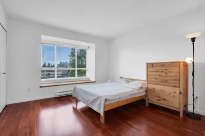 Walk-In Closet Photo of 117 6588 Southoaks Crescent, Burnaby, BC