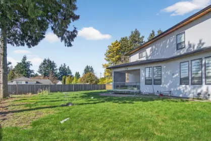 Outdoor Kitchen Photo of 11890 Gilmour Crescent, Delta, BC