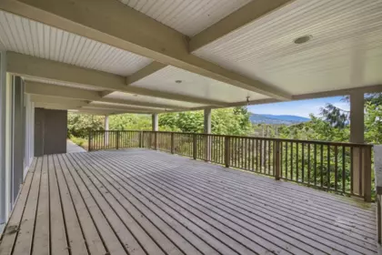 Garden / Landscaping Photo of 820 Younette Drive, West Vancouver, BC