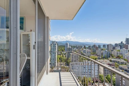 Kitchen Photo of 2501 2055 Pendrell Street, Vancouver, BC