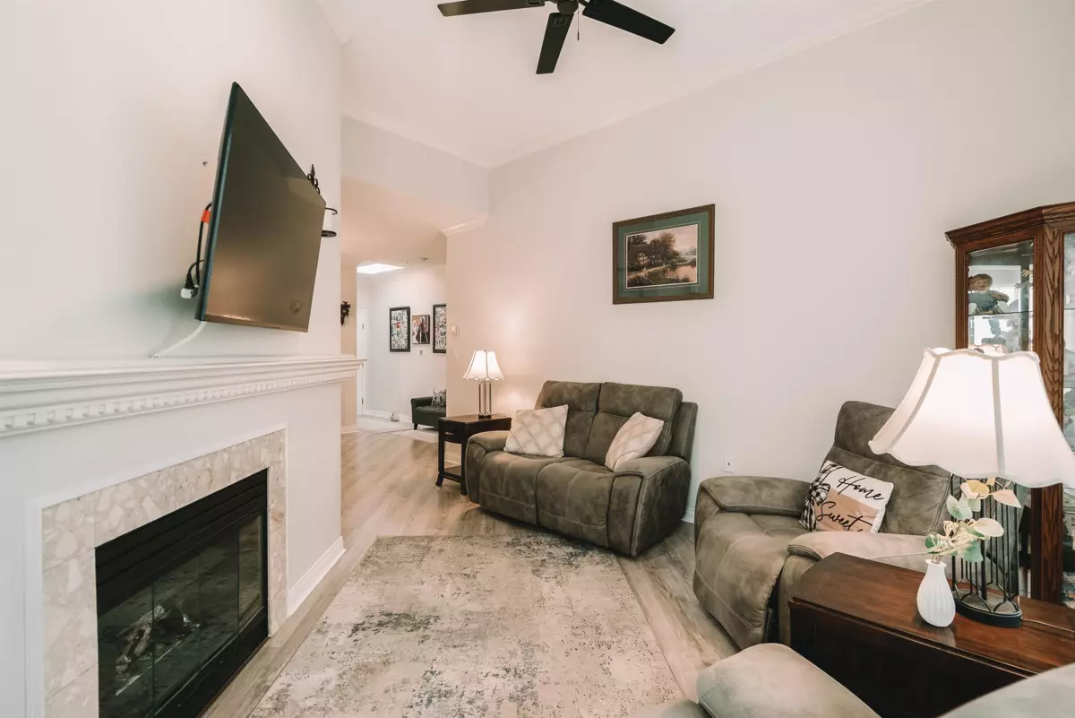 Family Room Photo of 402 2995 Princess Crescent, Coquitlam, BC