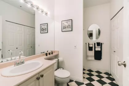 Guest Bathroom Photo of 402 2995 Princess Crescent, Coquitlam, BC