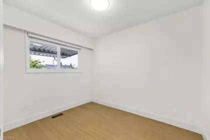 Basement Recreation Room Photo of 7285 130a Street, Surrey, BC