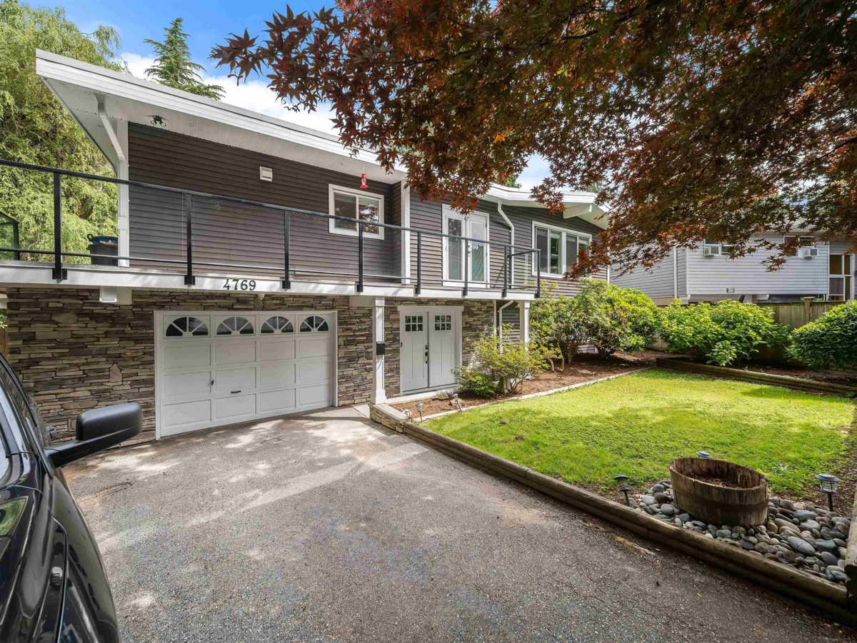 Living Room Photo of 4769 201 Street, Langley, BC
